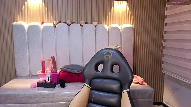 lynn_turner - Lynn_turner's free webcam - UK Sex Cams