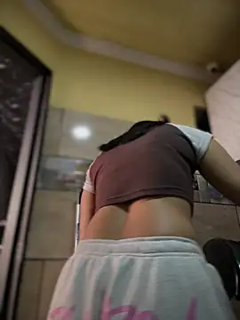 isabella-teen (F teen) - Flash Tits🍒