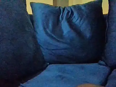 Midnight_doll01 webcam