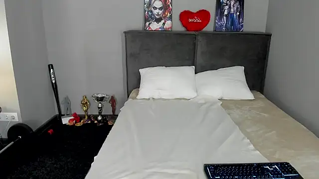 MuscleXXXBarbie webcam