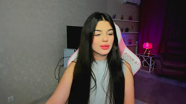 AlluringAriel webcam