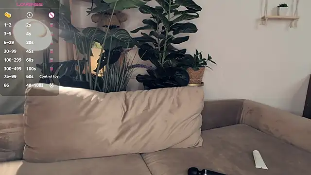 LaureMestler live sex cam