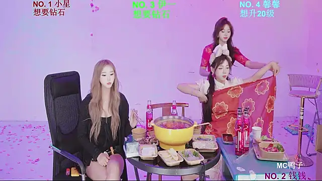 美女ZZ000S33在线直播