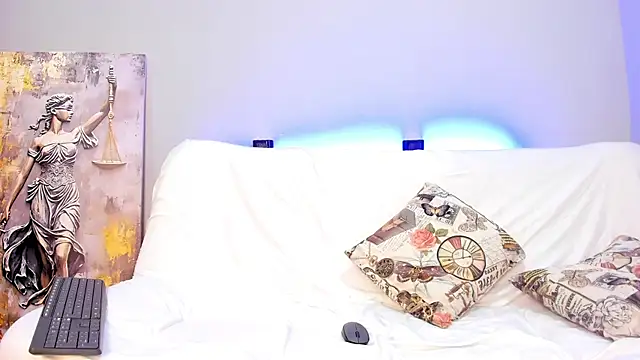 dracke_and_zara webcam