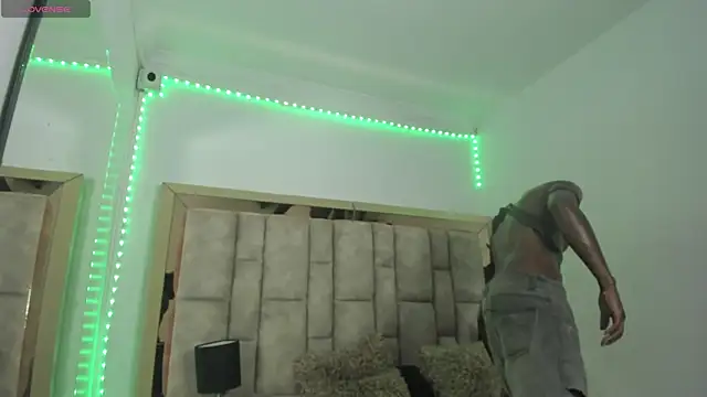 Titan_Moreno_ webcam