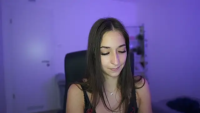 Crystalbrunette18 webcam