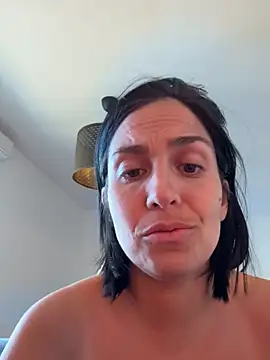 LaPetiteKim live sex cam