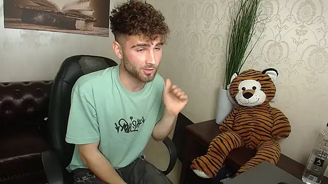 kyloeast (M young) - Cum SHOWWW FIRE WORK