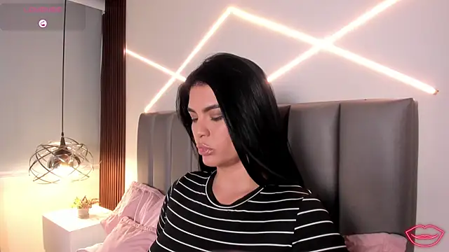 veronicalanx1 - Veronicalanx1's free webcam - UK Sex Cams