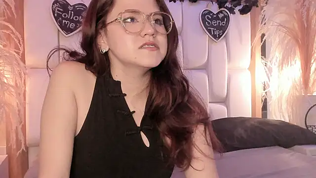 Daphne_And_Roger webcam