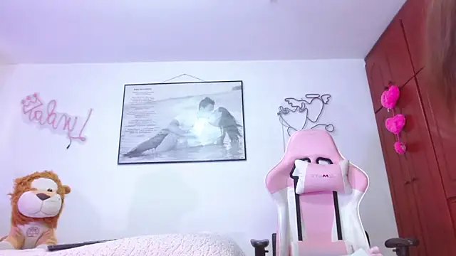 amelie_rousell - Amelie_Rousell's free webcam - UK Sex Cams