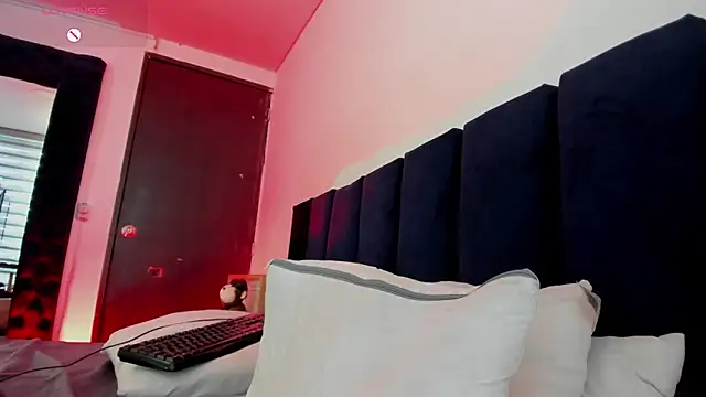 melanie_roux__ webcam