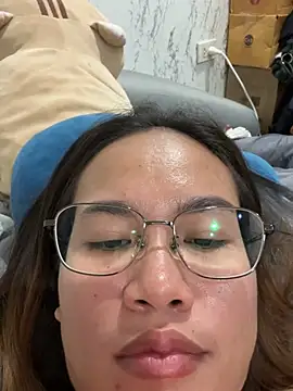 Ponthip live sex cam