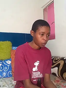 SweetSlenderChoc webcam