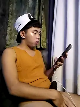 urNaugthy_JndxzZ webcam