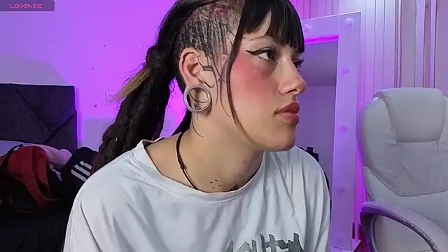 _sharlotte777 webcam