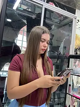 rapunzel069 (F young) - show ass + oil + Spank ass 15x 🍑👋