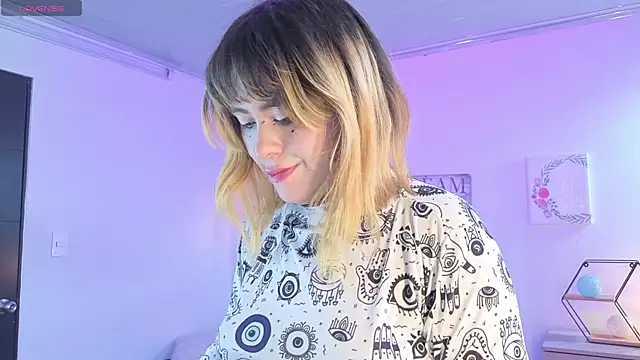 NinaSakura_Eup webcam