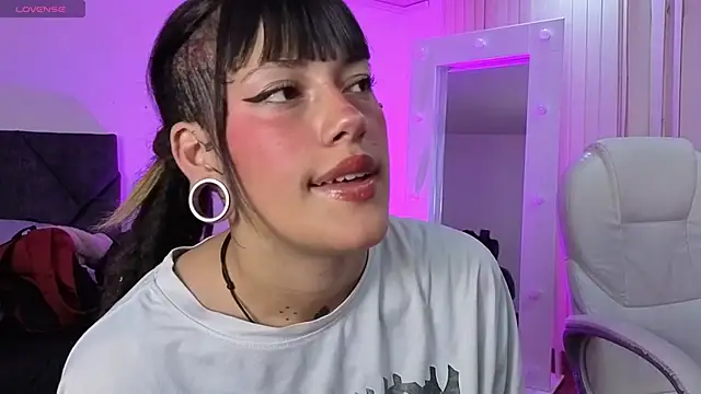 _sharlotte777 webcam