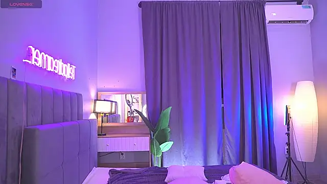 tella_dream (F teen) - Cameltoe