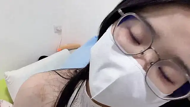 lheart (Ask my age) - 哥哥們身體健康~給哥哥動>////< 但是寶寶又不舒服ㄌ 綠播波