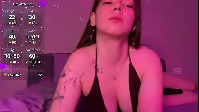 karalinhks (F teen) - foot fetish