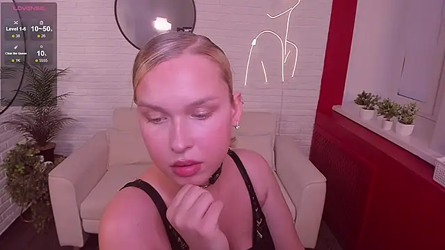 angelic_coy (F teen) - Lick fingers