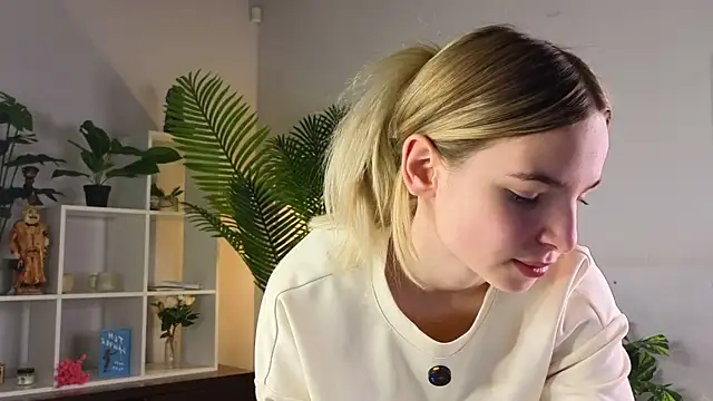 rosannpritchard (F teen) - Make me blush