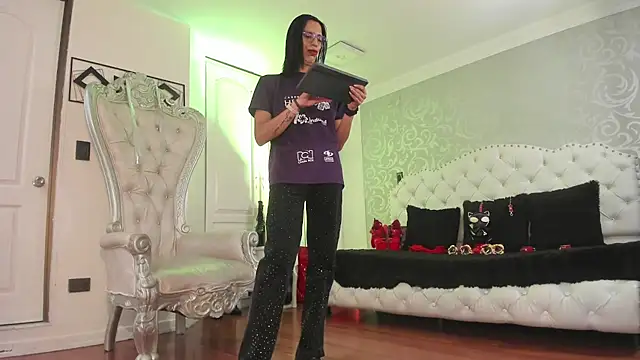 miss_nicolesds_ webcam