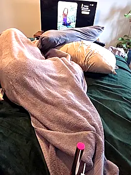 Icebearsticlese webcam