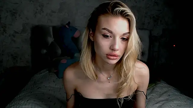 Ella_Milla webcam