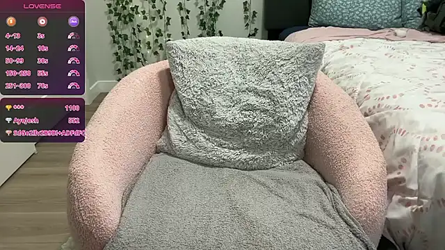 CanadianCumTarget webcam