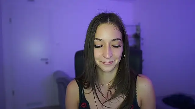 Crystalbrunette18 webcam