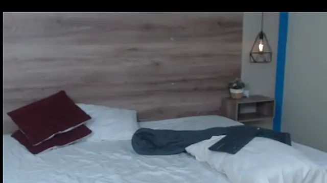 Camille_n_Shaggy webcam