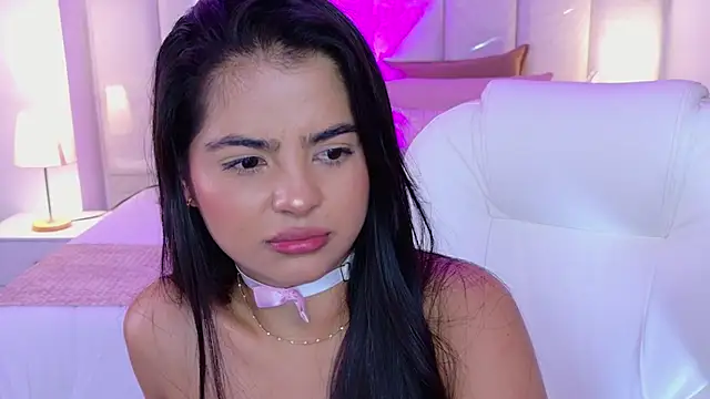 Layla_Breezee webcam