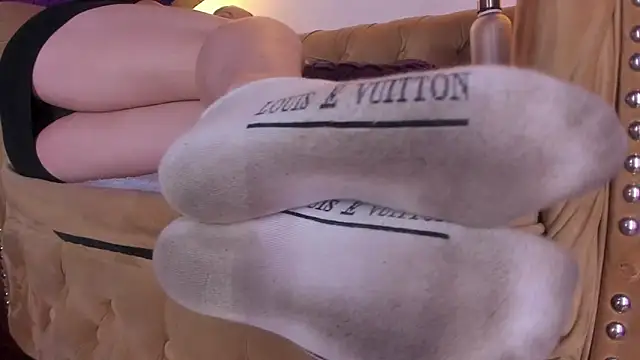 scarlett_barnes (F milf) - Special feet show for my fans 👣✨