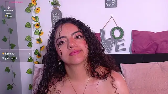 spy cam Emiily Curly