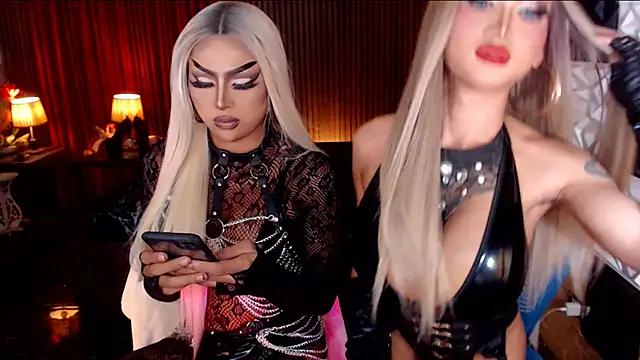 IndestructibleLily webcam