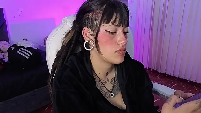 _sharlotte777 webcam