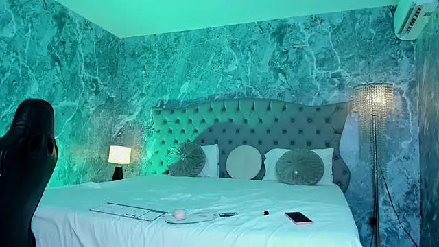 ramona_flower (F young) - Massage my body naked with oil