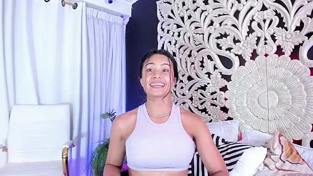 mindy_sweety (F young) - close lips + suck fingers