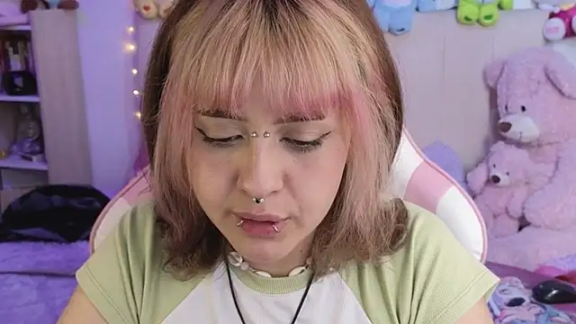 nekowaifu - NekoWaifu's free webcam - UK Sex Cams