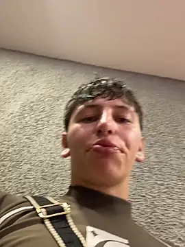 aron_luxx (M twink) - DO YOUR TRAINING WITHOUT UNDERWEAR