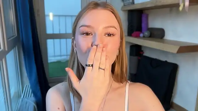 cyberl0ve_ (F young) - 10 squats on ur face hehe