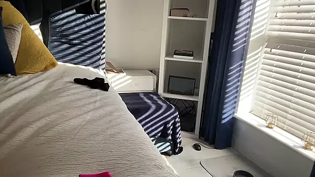 MsBelleWarick webcam