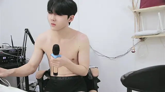 xf-110 (M twink) - 裸体色诱听话Naked lust seduces obedient