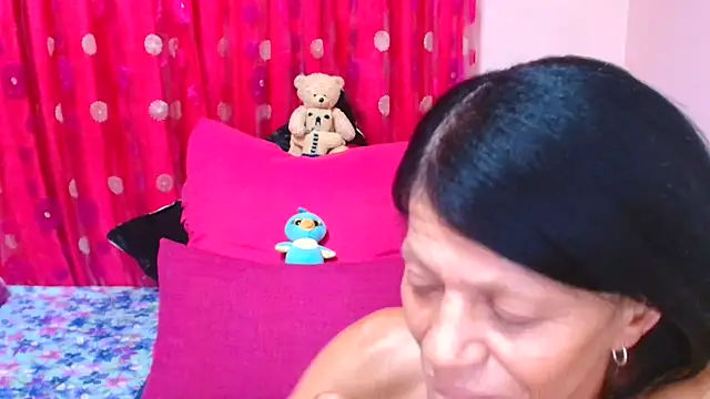 sluttyroxy - SLUTTYROXY's free webcam - UK Sex Cams