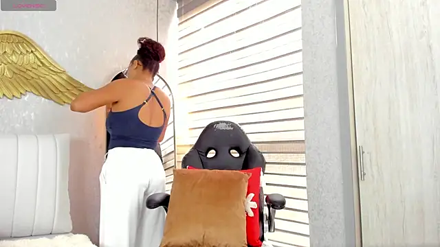 emmaferrary - EmmaFerrary's free webcam - UK Sex Cams