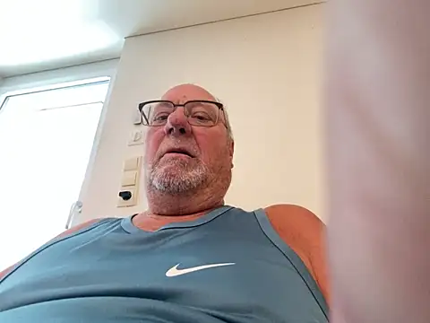 gerri2000 - Gerri2000's free webcam - UK Sex Cams