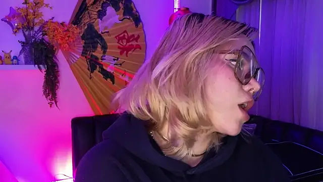 albaismynameX webcam